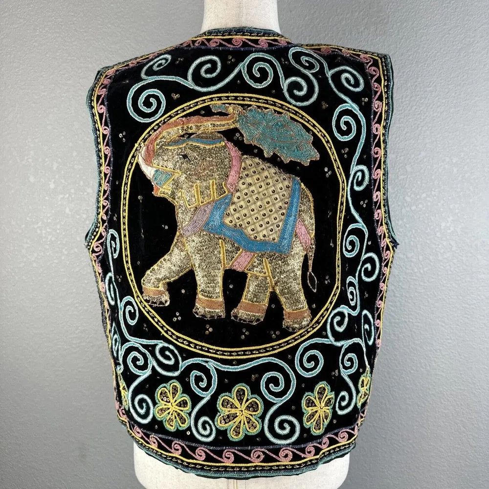 Vintage 70 Oasis Imports Elephant Embroidered Sequin Black Velvet Vest Free Size - Image 5