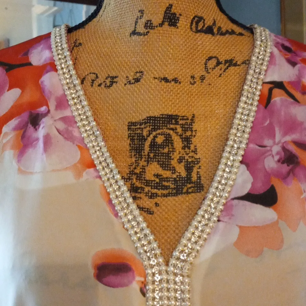 Boston Proper Orchid Bloom Floral Rhinestone Embellished V-Neck Blouse - Image 5