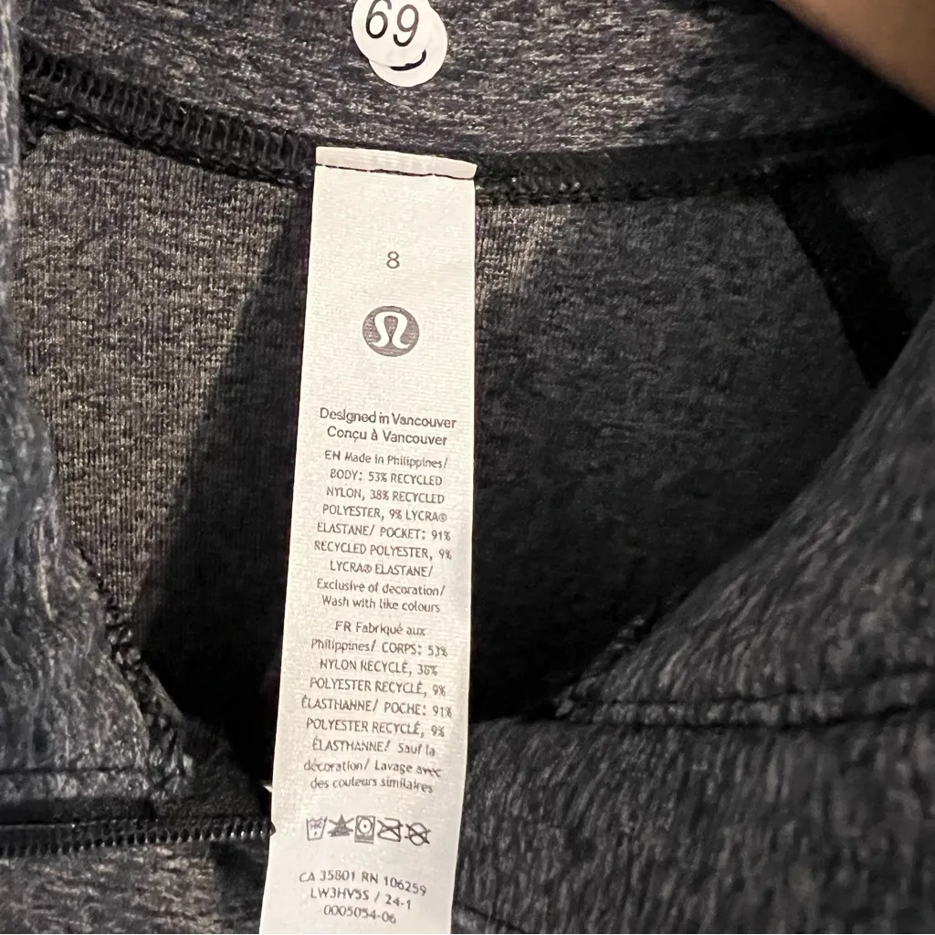 Lululemon It's Rul Cropped Half Zip. Size 8 - Image 5