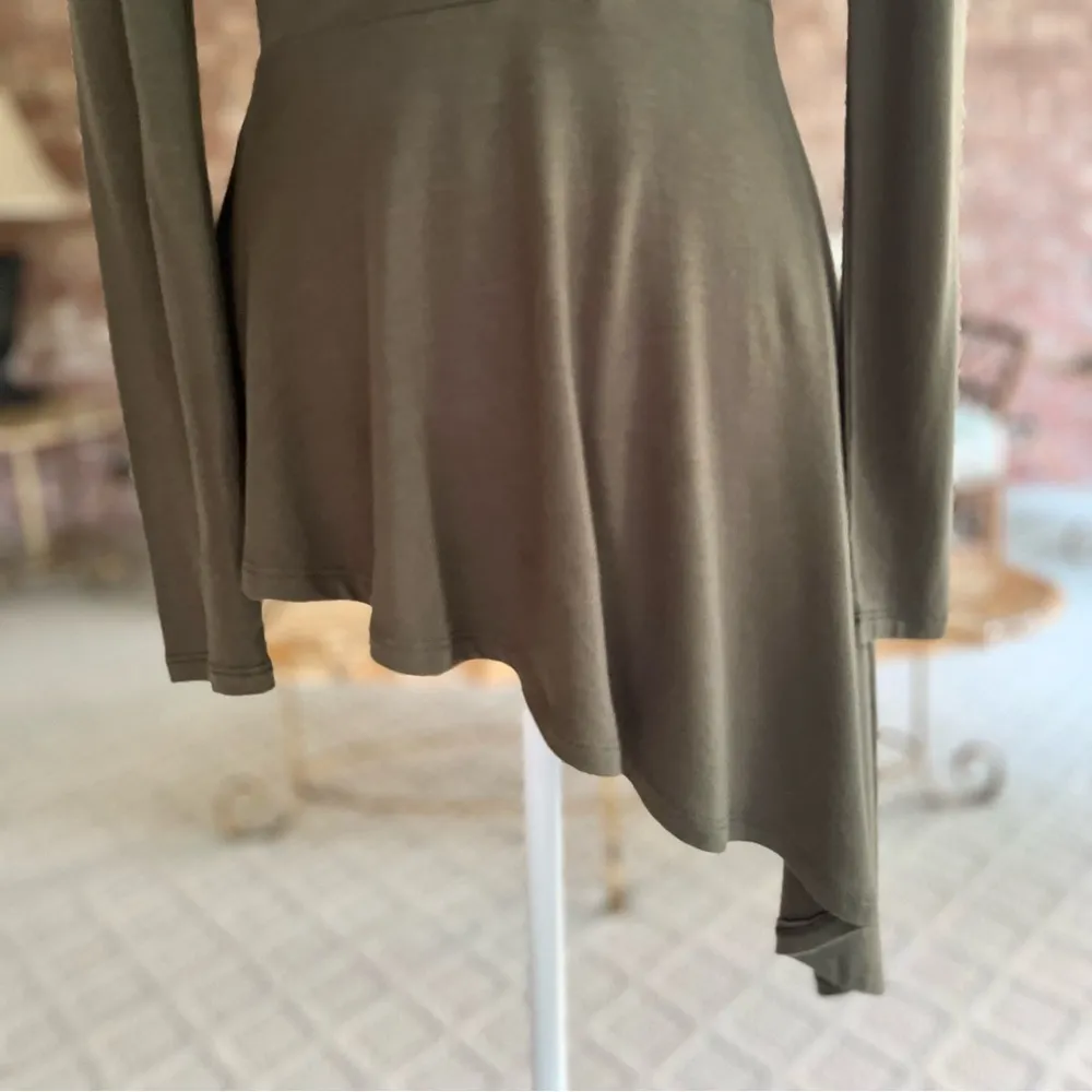 Venus Top Asymmetrical Olive Green Floral Appliqué Knit XS Low V-Neck Glam Party - Image 7