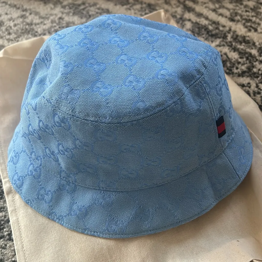 Gucci GG Logo Reversible Canvas Bucket Hat size L - Image 2