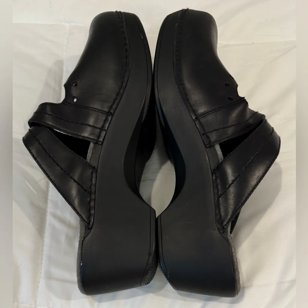 Dansko Black Leather Mule Clogs – EU 42 / US 11–11.5 – Perforated – Excellent - Image 5