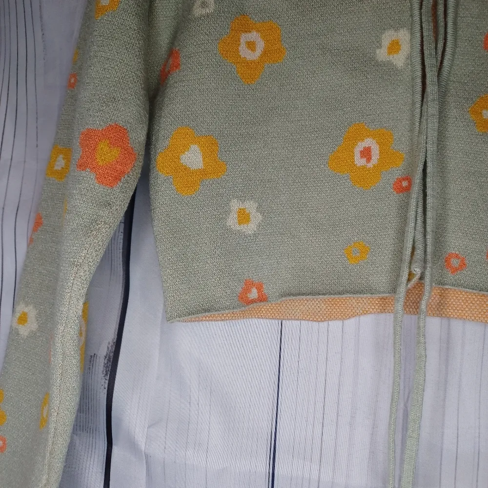 Princess Polly Floral Cropped Cardigan with Tie Front - Image 7