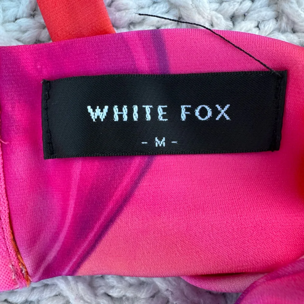 WHITE FOX WOMENS MEDIUM Vibrant Pink top - Image 8