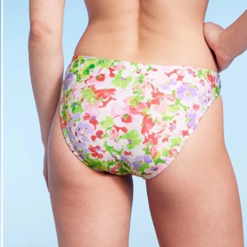 Shade & Shore NWOT M Multi Floral Print Pink Green Red Cheeky Low Rise Bikini - Image 5
