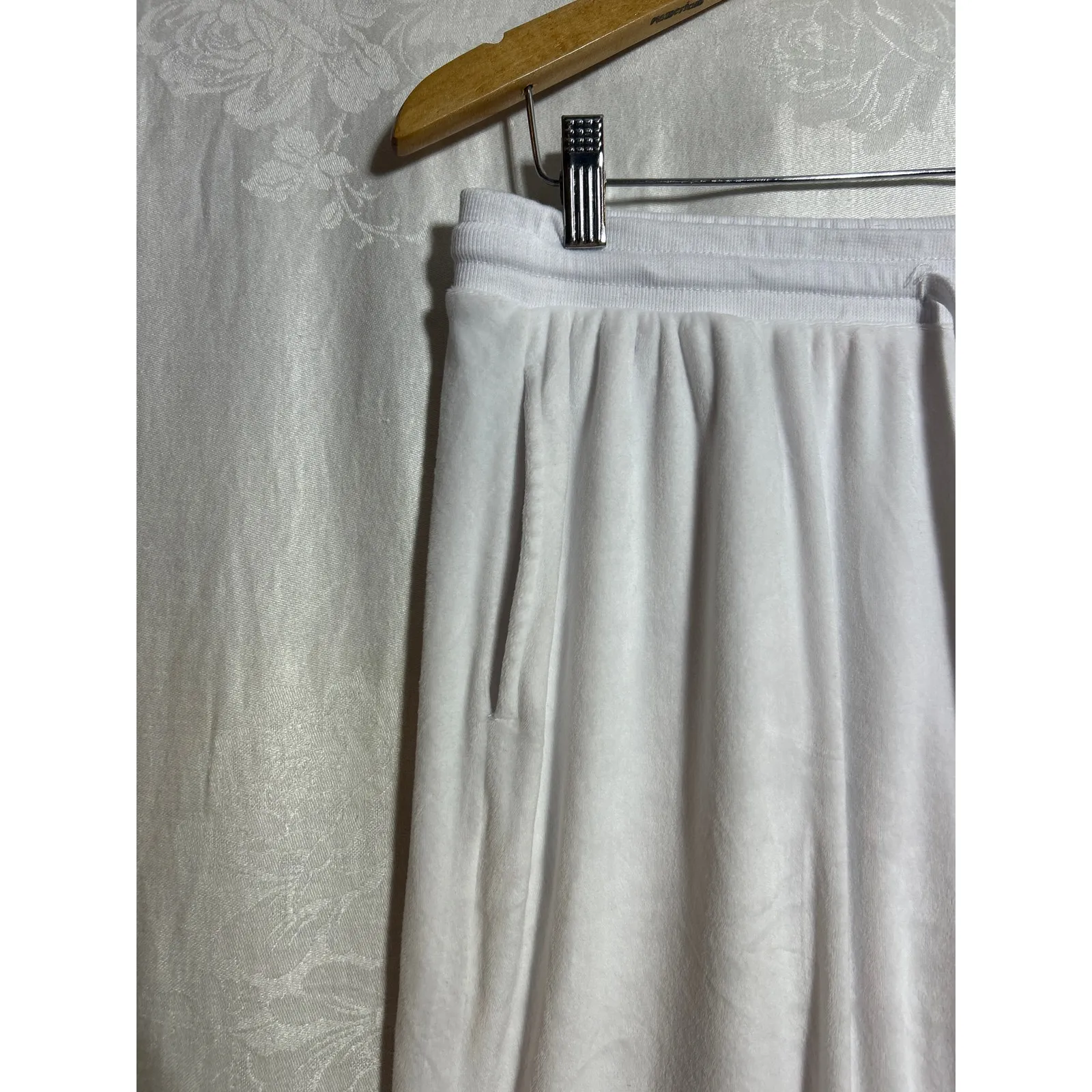 Juicy Couture Velour Track Pants Large White Silver Rhinestone Spell Out Sleep - Image 5