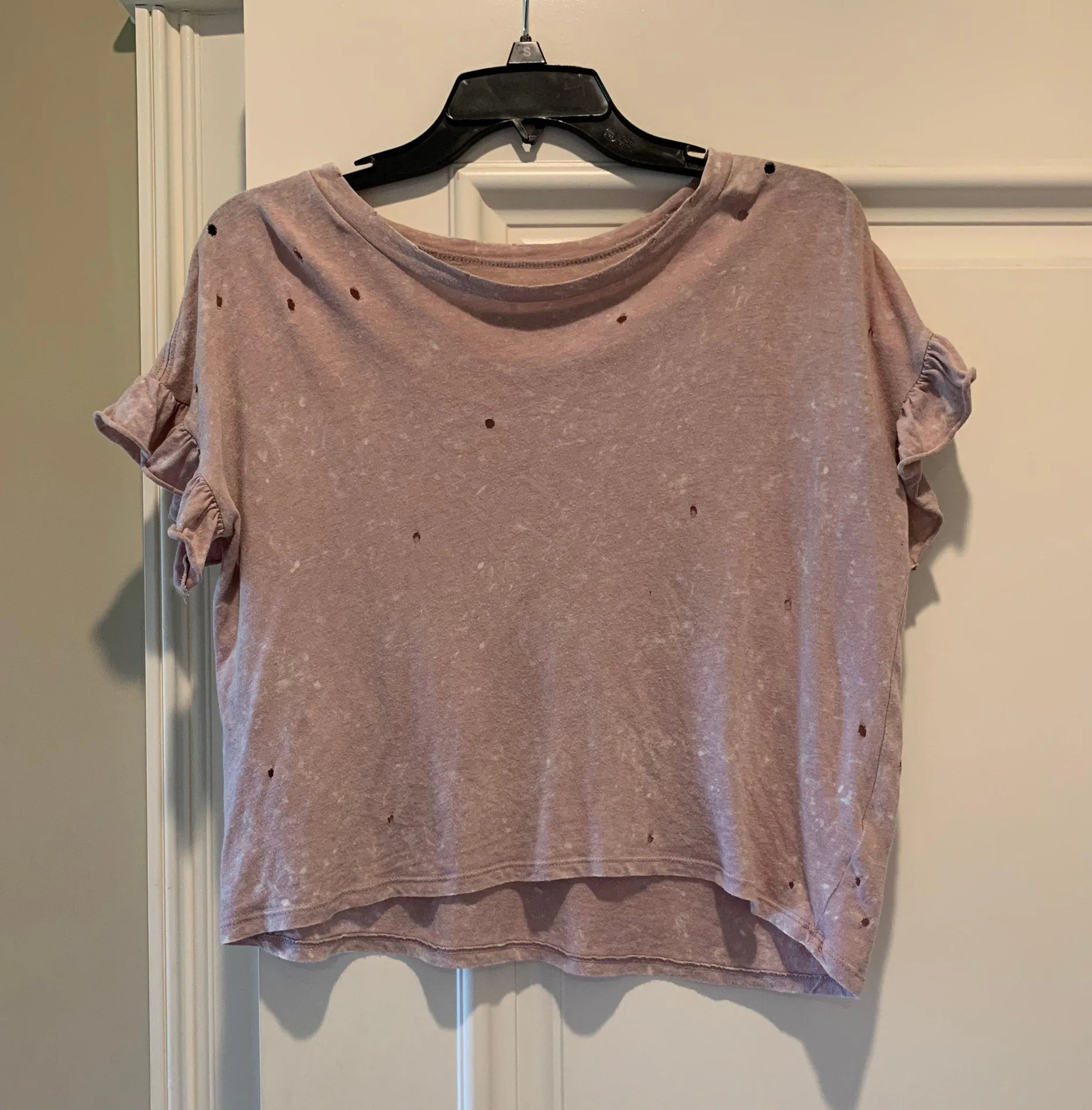 Top Distressed Blush American Eagle XS Crop - Image 6