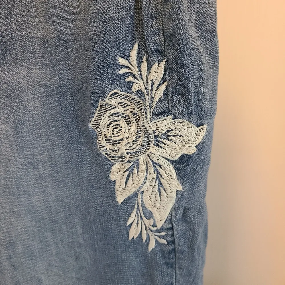 Ruff Hewn Size 10 Floral Embroidered High Rise Mom Jean - Image 3