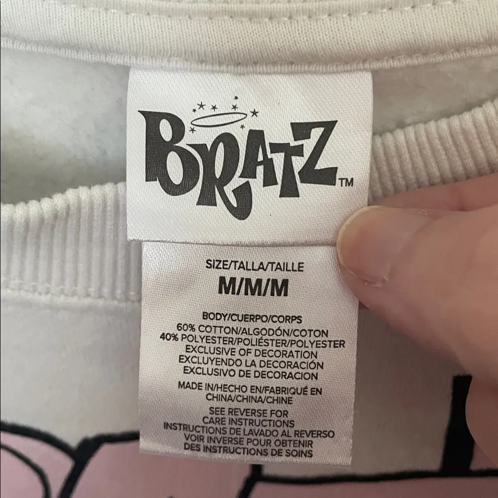 Bratz Legends Graffiti Sweatshirt Y2K Medium White - Image 3