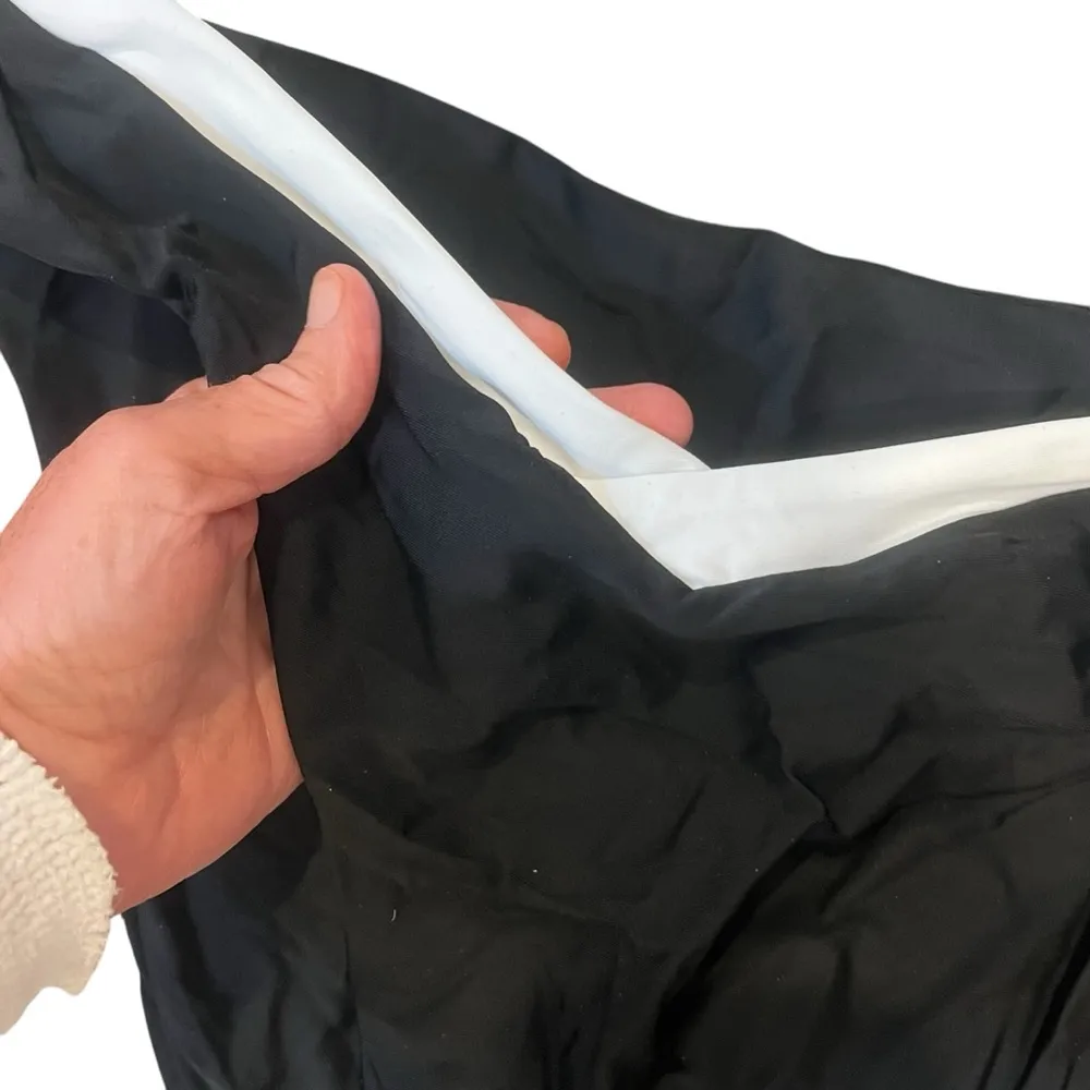 Black and White Women's Bikini Set size Medium New - Image 3