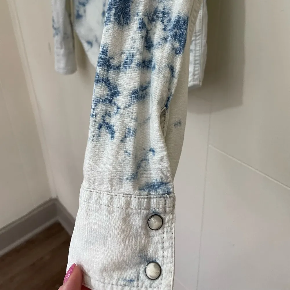 American Eagle  Bleached Denim Button Up Shirt Pearl Snap Button 90s ~ Size S - Image 9