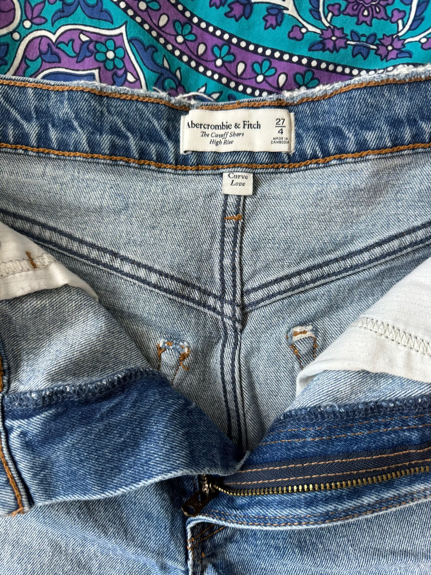 Cutoff Denim Shorts - Image 3