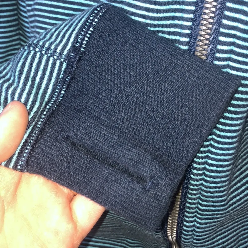 Lululemon Bliss Break Hoodie
Wagon Stripe Inkwell Blue Moon / Inkwell si… - Image 8