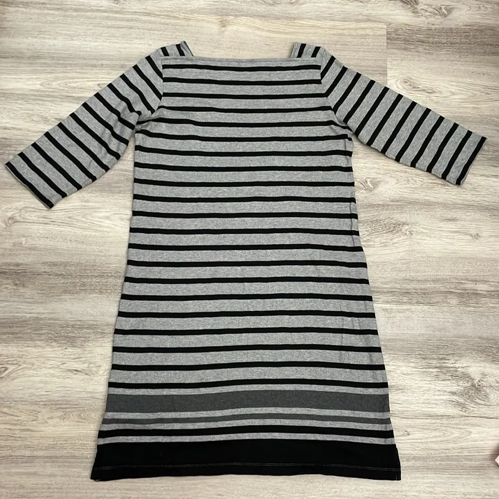 L.L. Bean Gray & Black Striped 3/4 Sleeve Knit Knee Length Sweater Dress Size M - Image 6