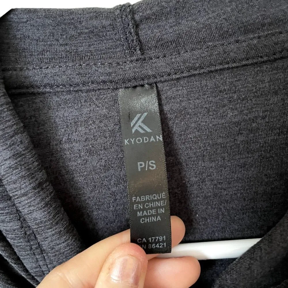 Kyodan dark gray athleisure athletic sweatshirt hoodie sweater warm comfortable - Image 4