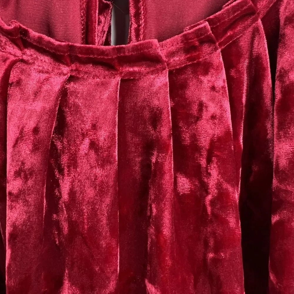 LC Lauren Conrad Size S Velvet Pleated Top Red Short Cap Sleeve Keyhole Back - Image 5