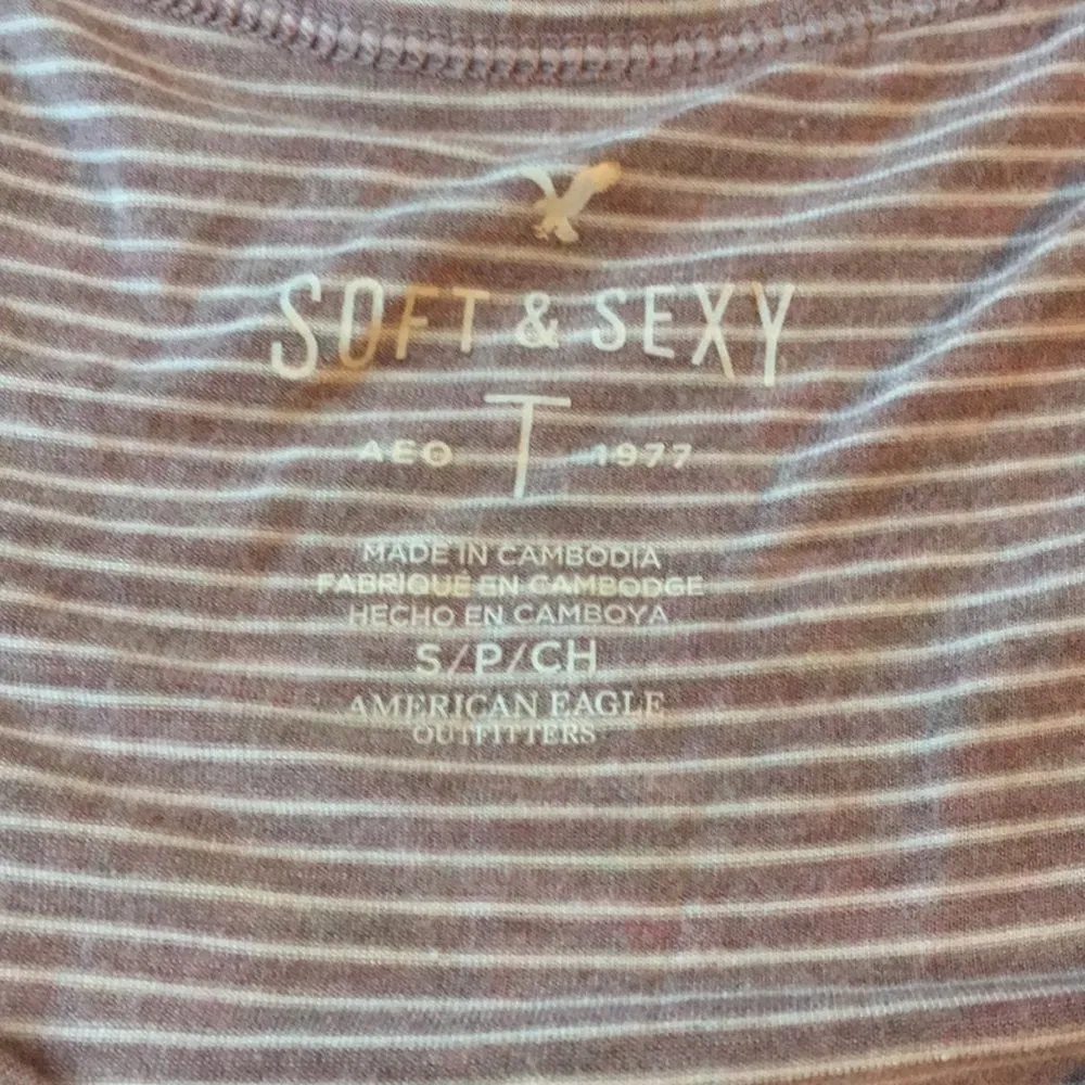 American Eagle • Soft and Sexy Mauve Striped V-Neck Shirt Size Small - Image 4