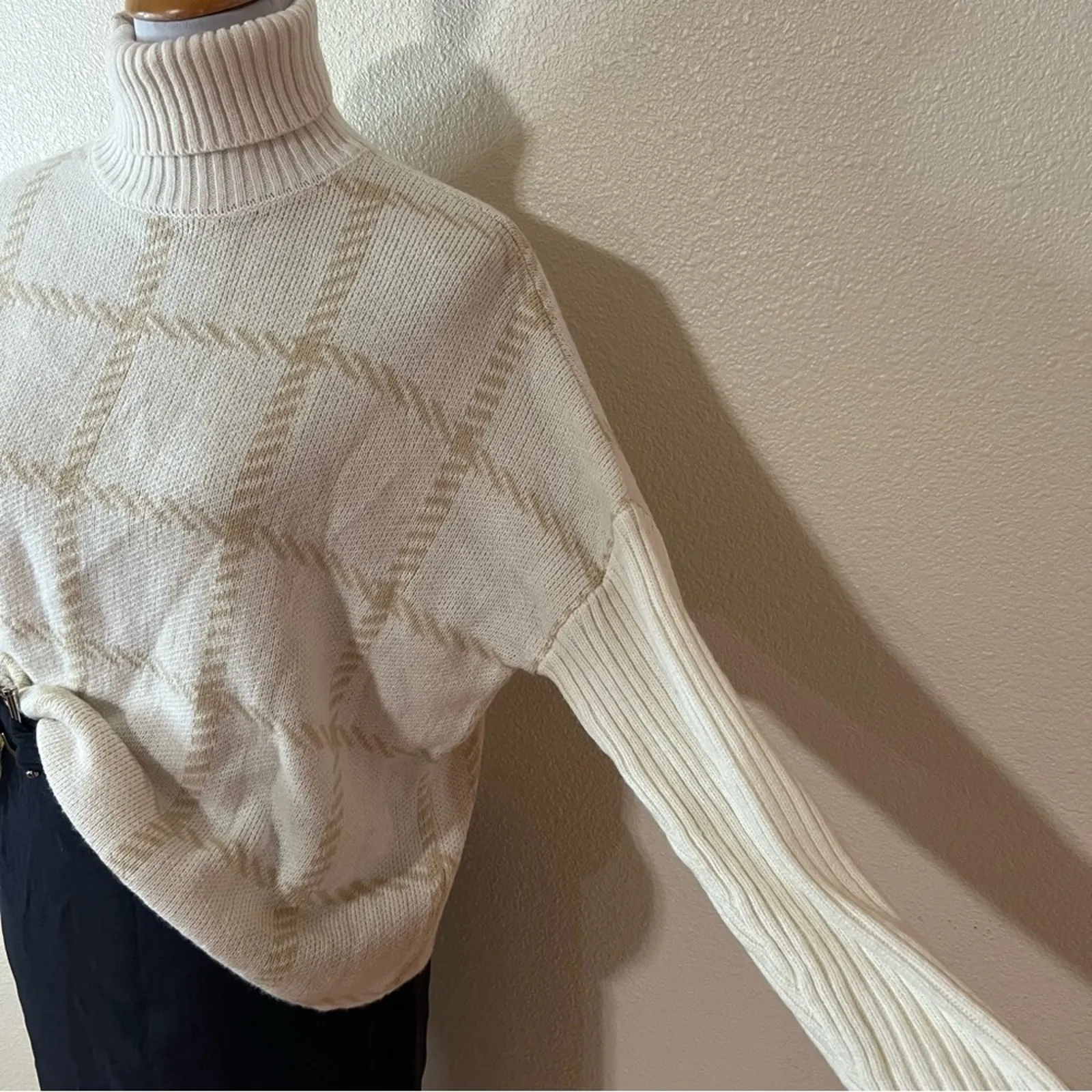 Central Park West Tatum cream windowpane knit turtleneck sweater MEDIUM - Image 4