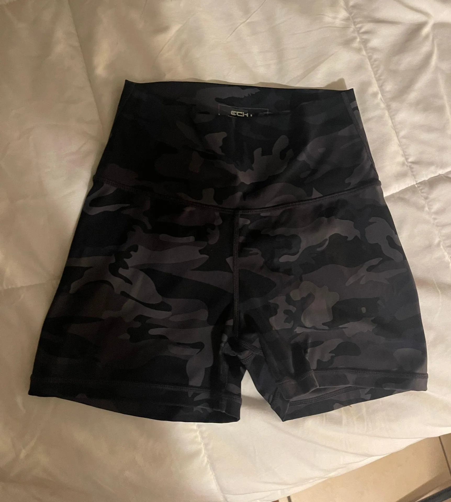 ECHT Scrunch Camo Shorts - Image 3