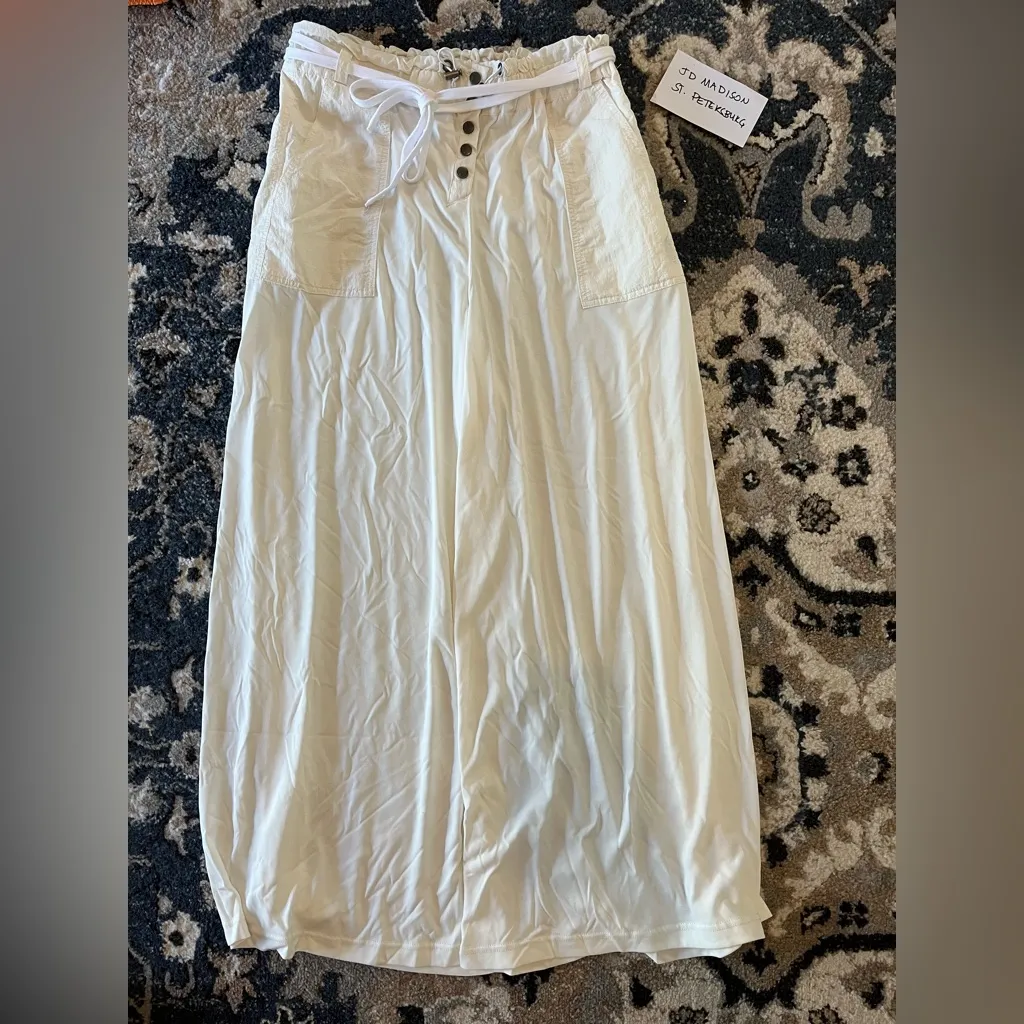 NWOT FP Movement Wide leg Spacial pants size medium White - Image 3