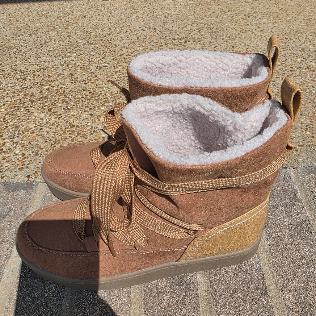 Universal Thread Women's Brigitte Boots Size 7 Brown Tan Suede Snow Warm Ankle - Image 9