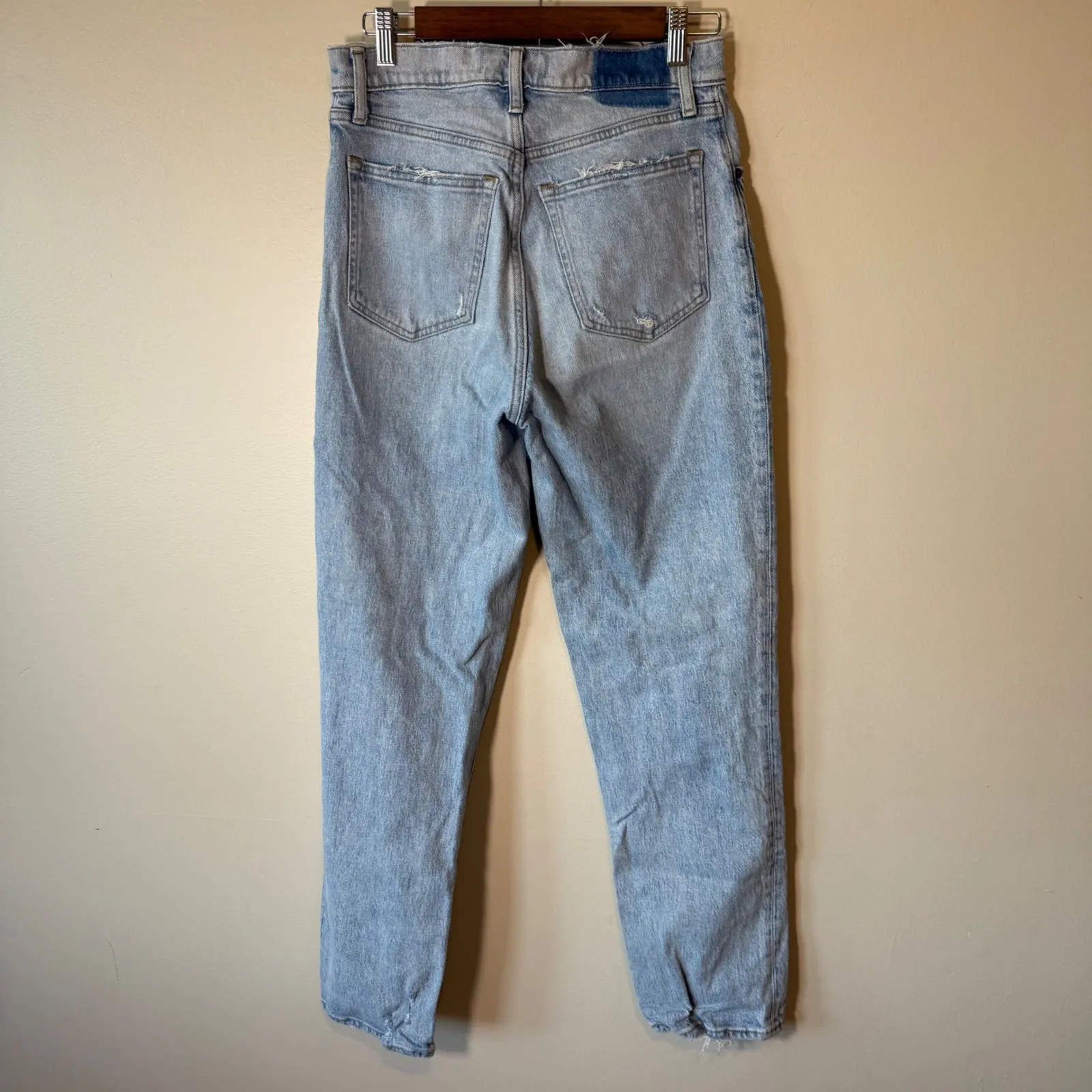 Abercrombie‎ & Fitch The 90s Straight Ultra High Rise Light Wash Jeans Size 28 - Image 6