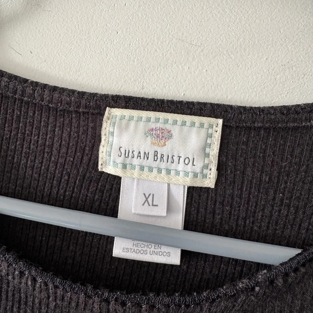 Susan Bristol Vintage Gray Ribbed Tee - Image 4