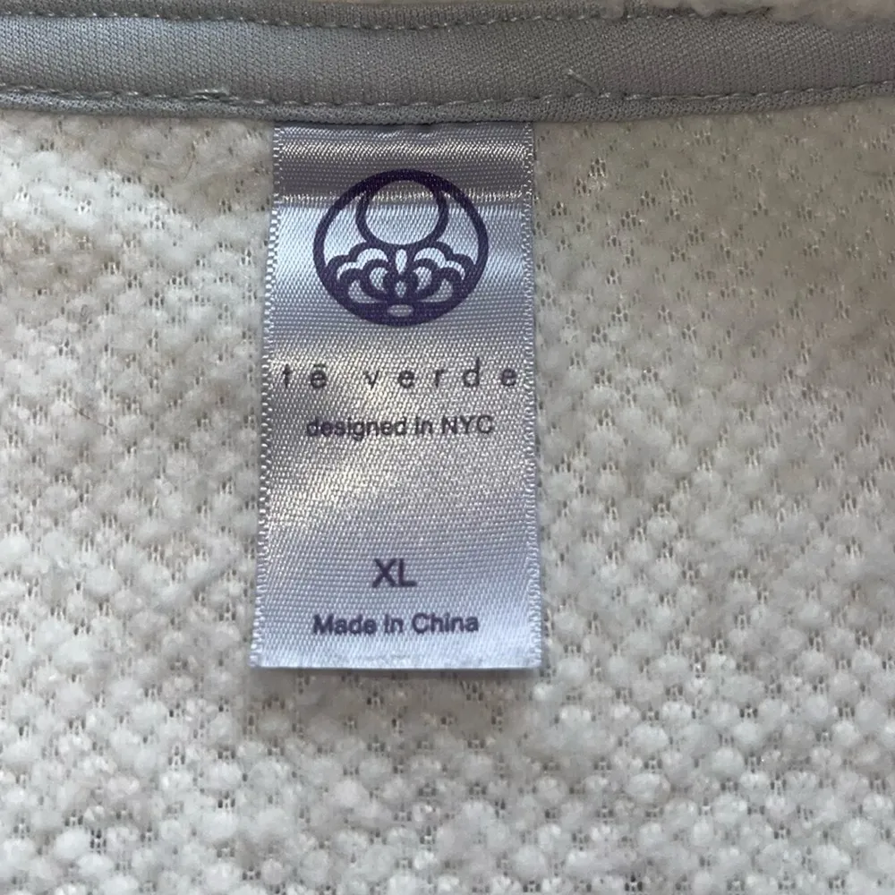 1/4 Sherpa pullover Size XL - Image 3