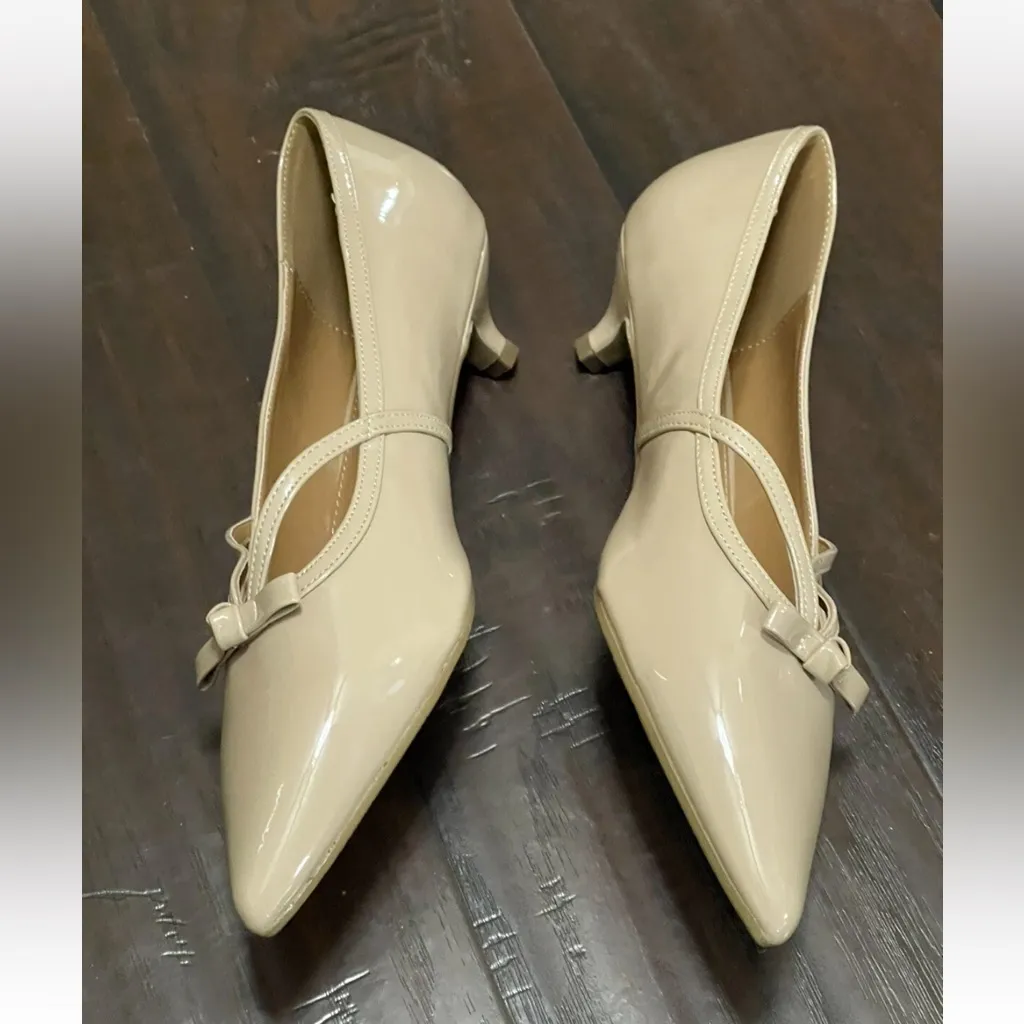 Comfortview Women's The Declan Slip-On Pump in Beige Size 12W - Image 10