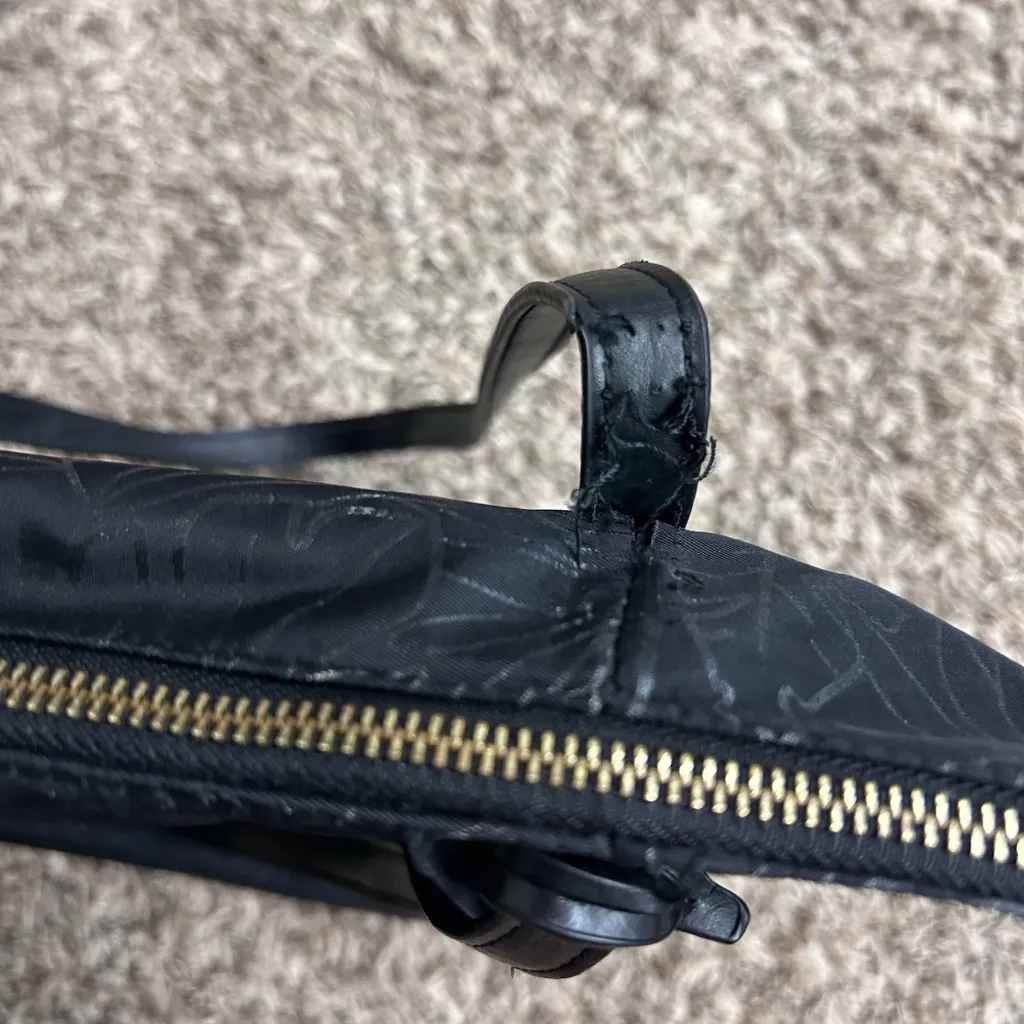 Tommy Bahama Black Zip Leaf Print Tote Bag flawed straps - Image 3