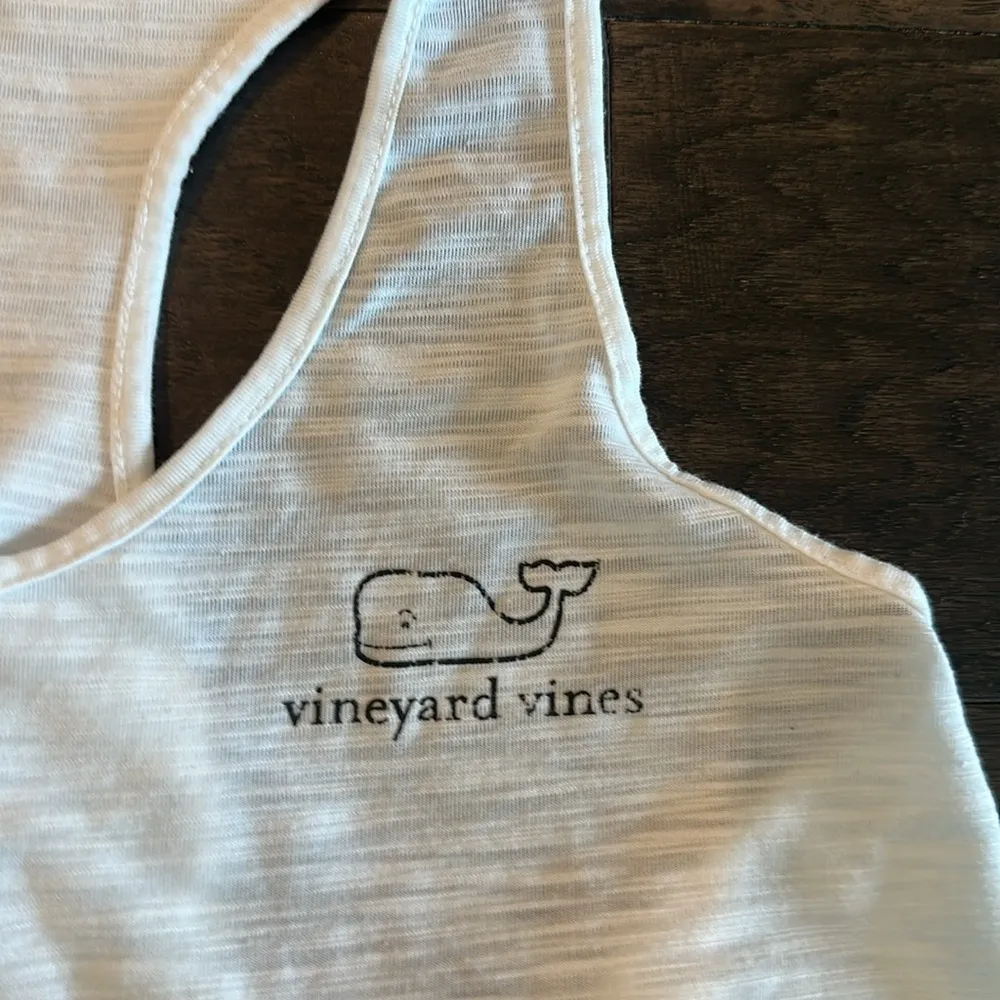Vineyard Vines Performance Whale Tank Top Sz M - Image 2