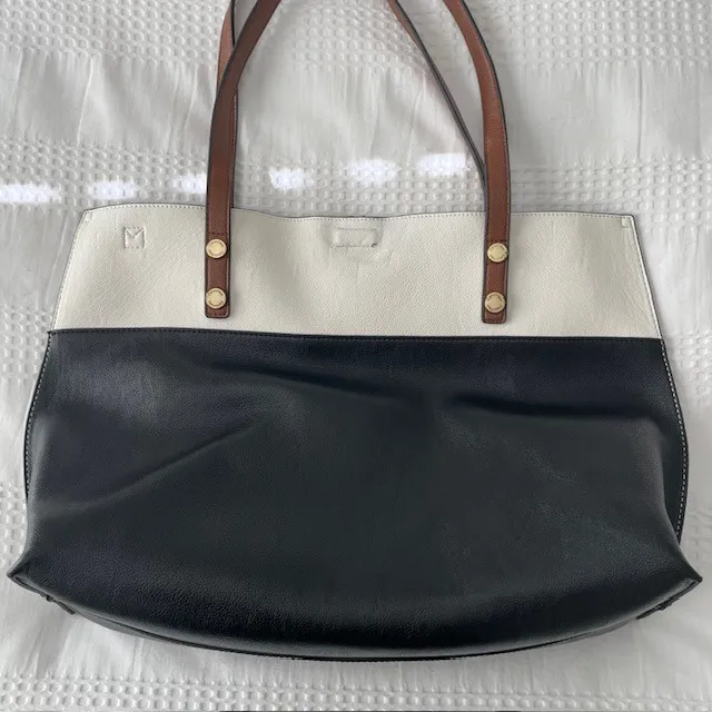 Calvin Klein Extra Large Reversible Tote - Black and White with Brown trim - EUC - Image 6