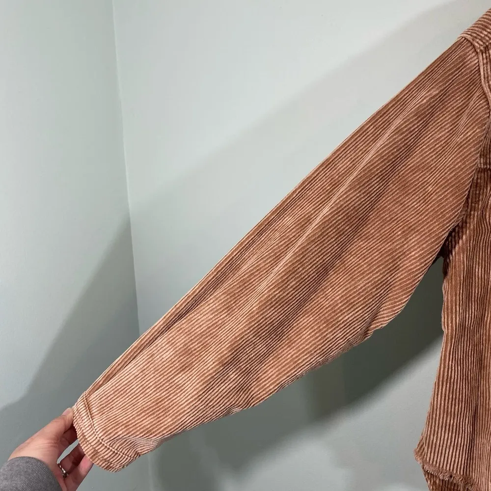 POL  Women's Light Brown Raw Hem Corduroy Button Up Shacket Size S - Image 7