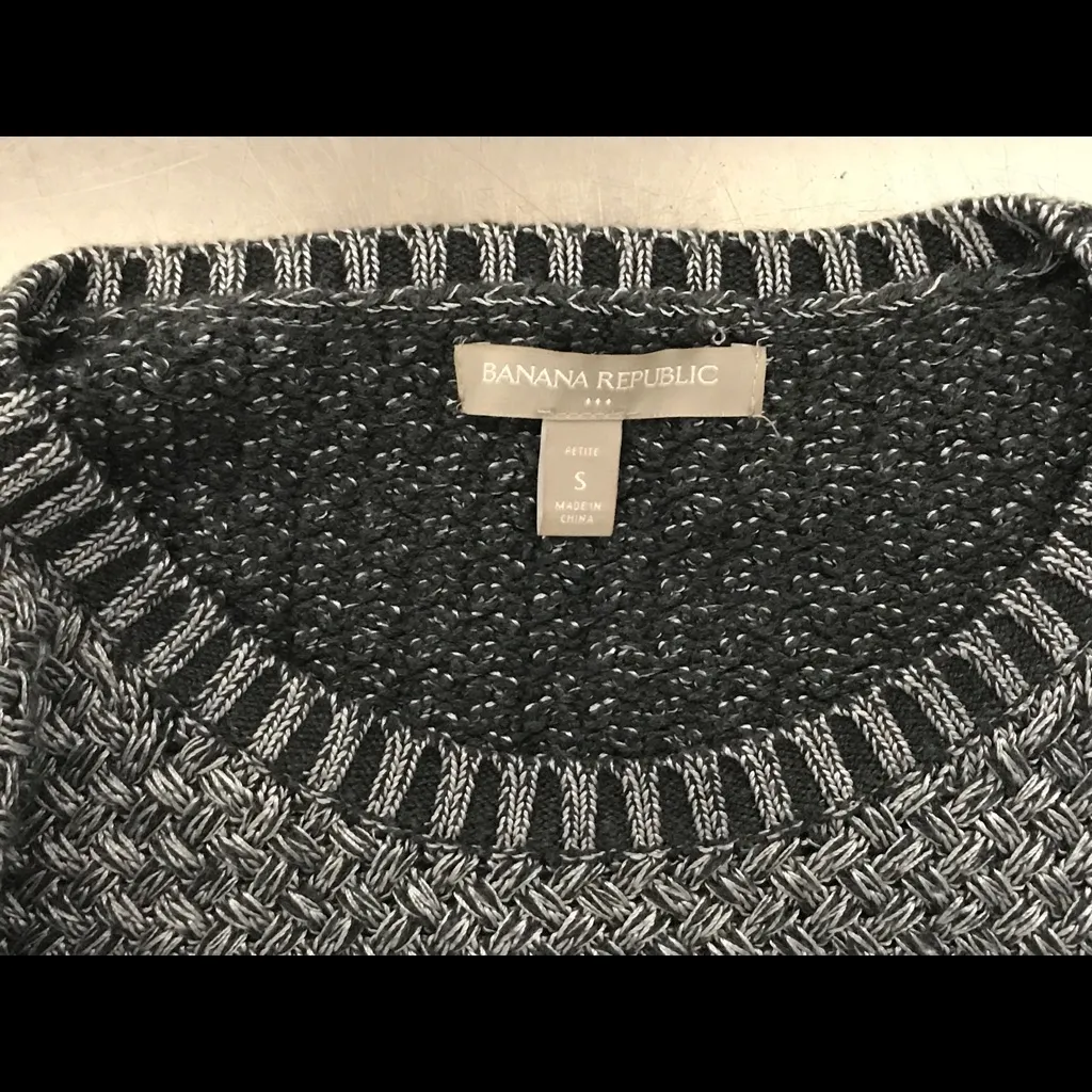 Banana Republic Women’s Sweater - Petite Small - Image 3