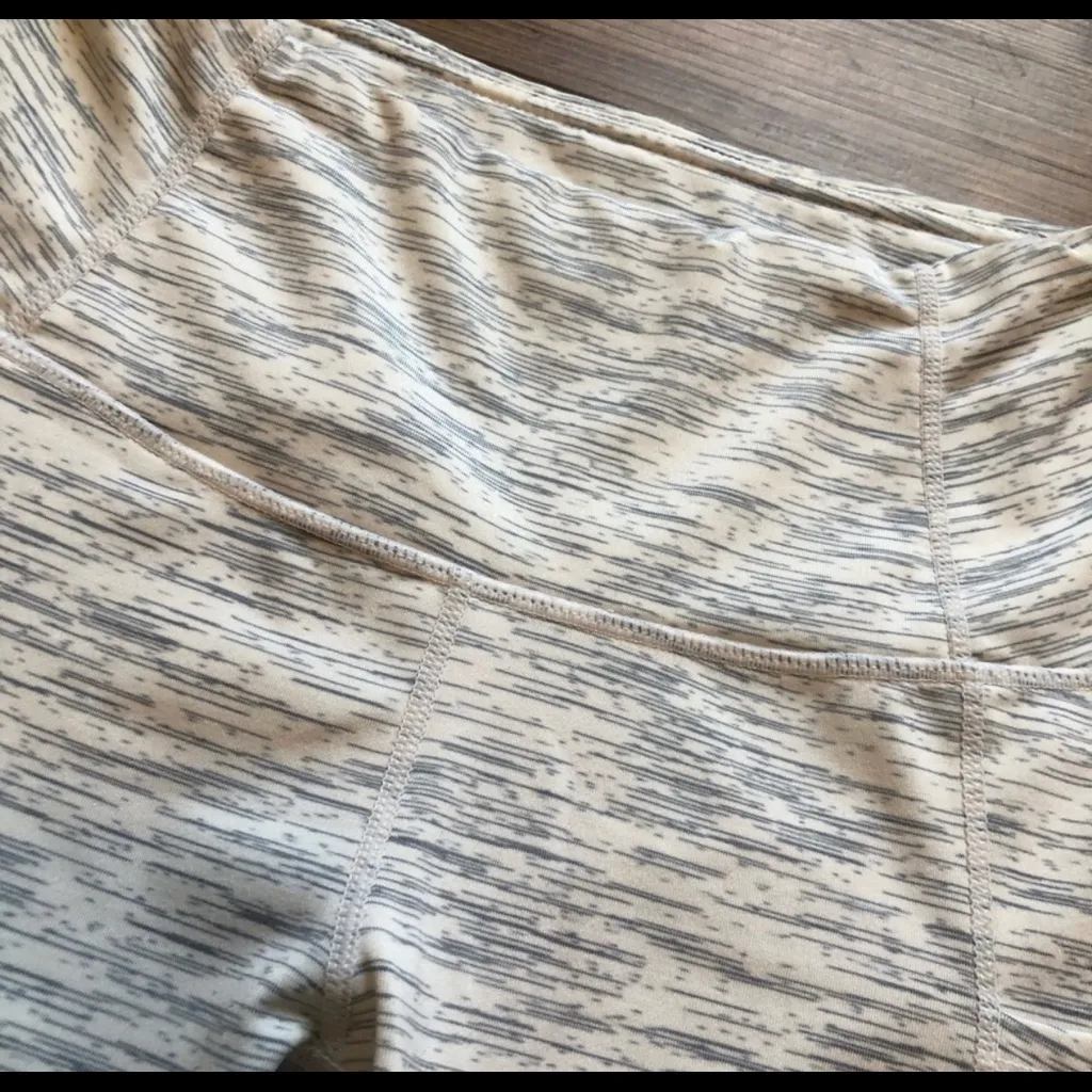 Tesla Mid-Rise White Grey Cropped Heather‎ Marl Space Dye Leggings Small - Image 9