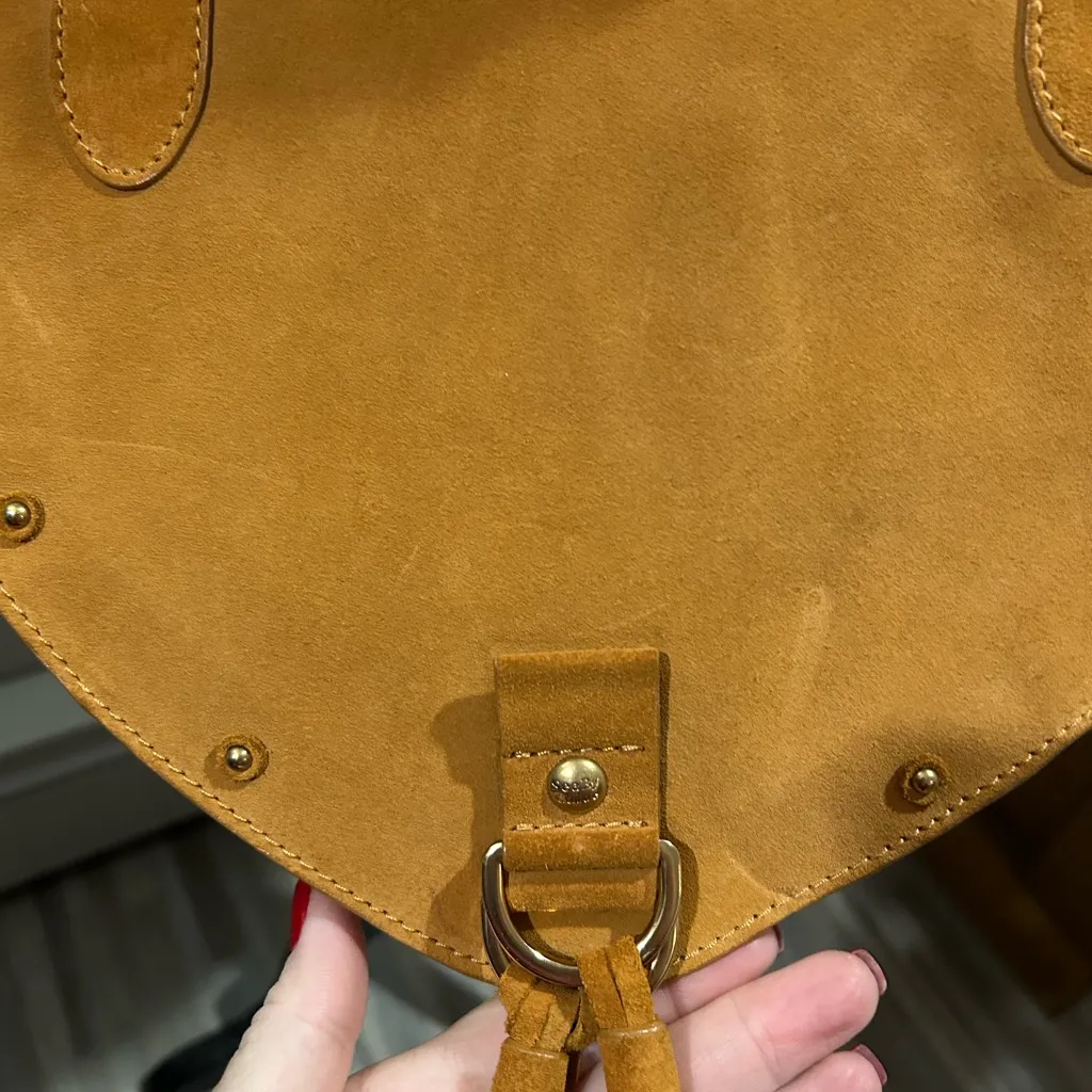 Chloe EUC COA Tan Crossbody Saddle Bag with Decorative Closure and Tassel - Image 3