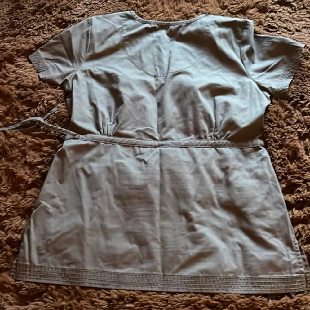 Koi Gray Scrub Top Sz S - Image 2