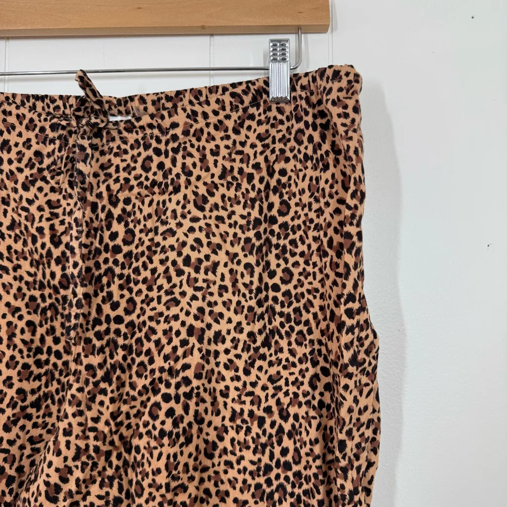 Oscar De La Renta Leopard Print Pajama Set - Image 3