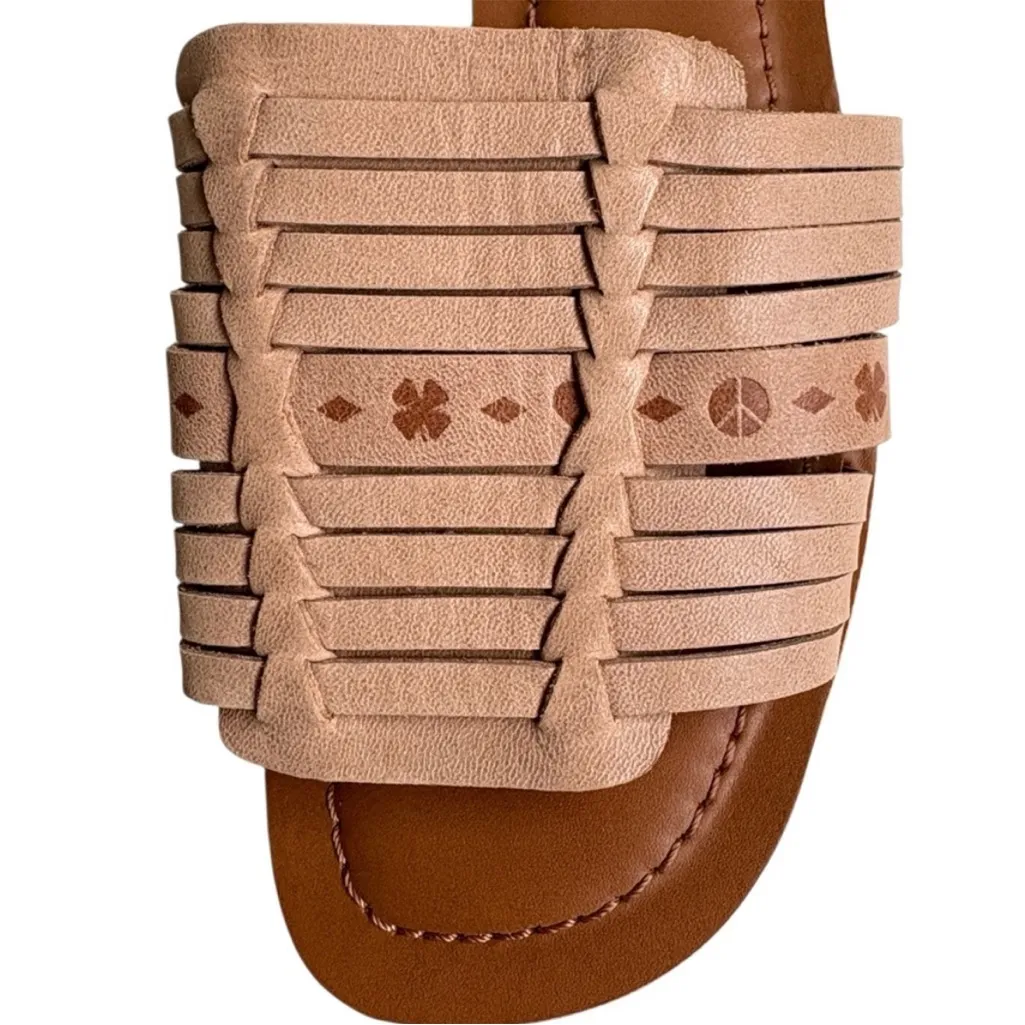Like New Lucky Brand Leather Baneen
Woven Sandals Peace Heart Clover Tan Size 8 - Image 5