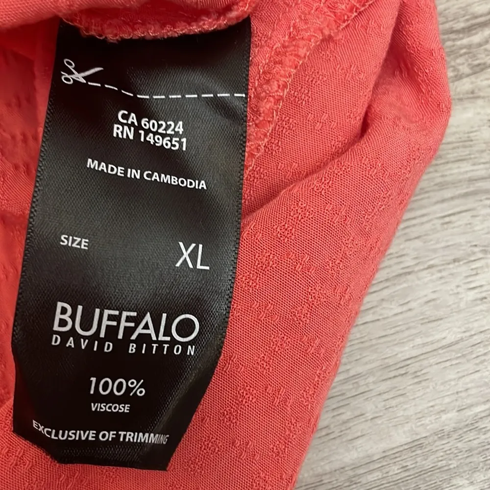 Buffalo Melon Color Short Sleeve Tie Front Keyhole with Button Back Top Size XL - Image 11