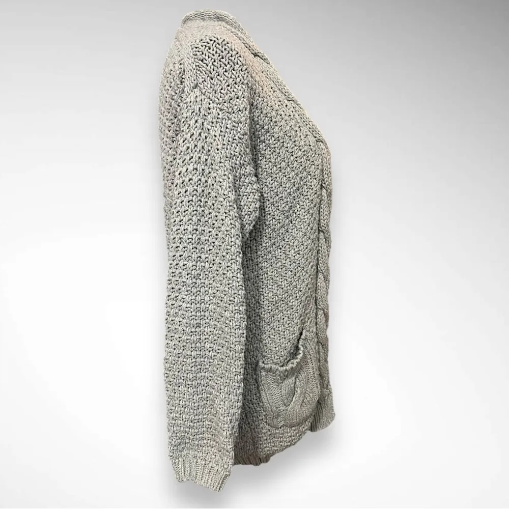 DEBUT Women's Cozy Gray Chunky Cable Knit Women's Cardigan Sweater S/M | EUC - Image 3