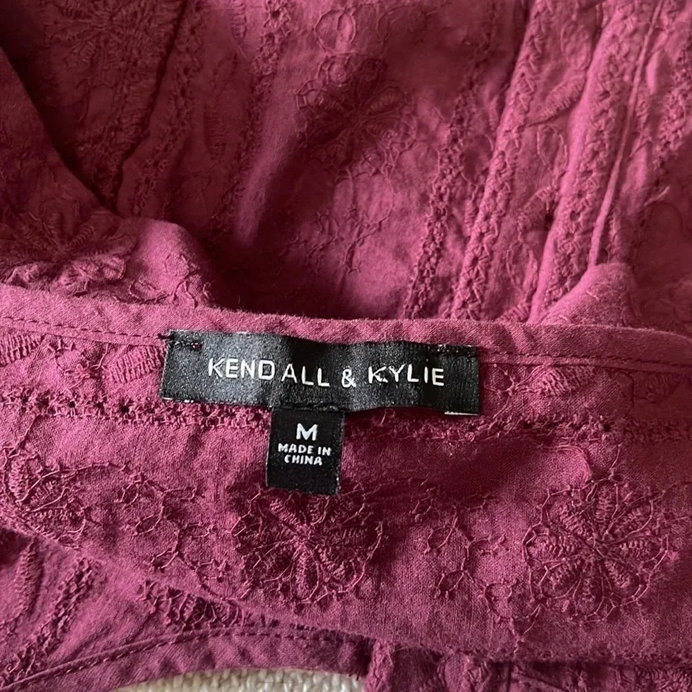 KENDALL And Kylie Laced Cropped Top Burgundy - Image 5