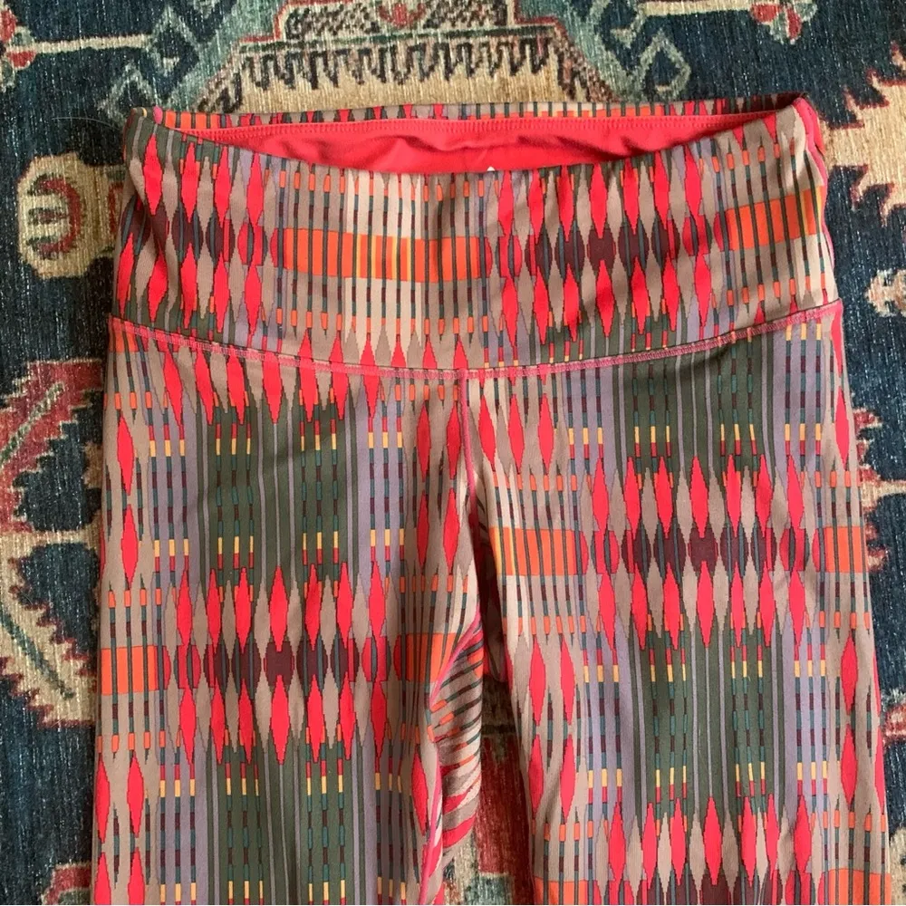 ☀️  Pillar Aztec Print Cropped Leggings Size xs - Image 5