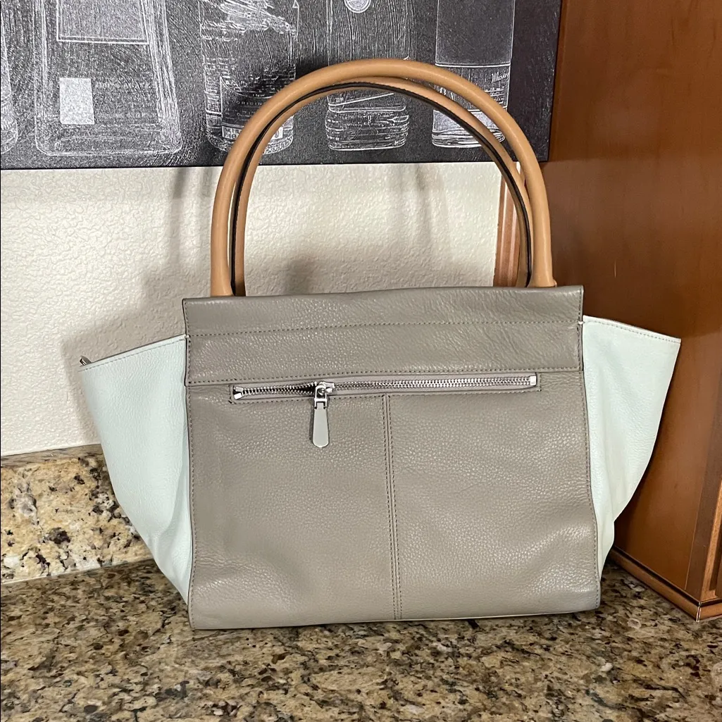 Elegant Two-Tone Leather Handbag - Image 2