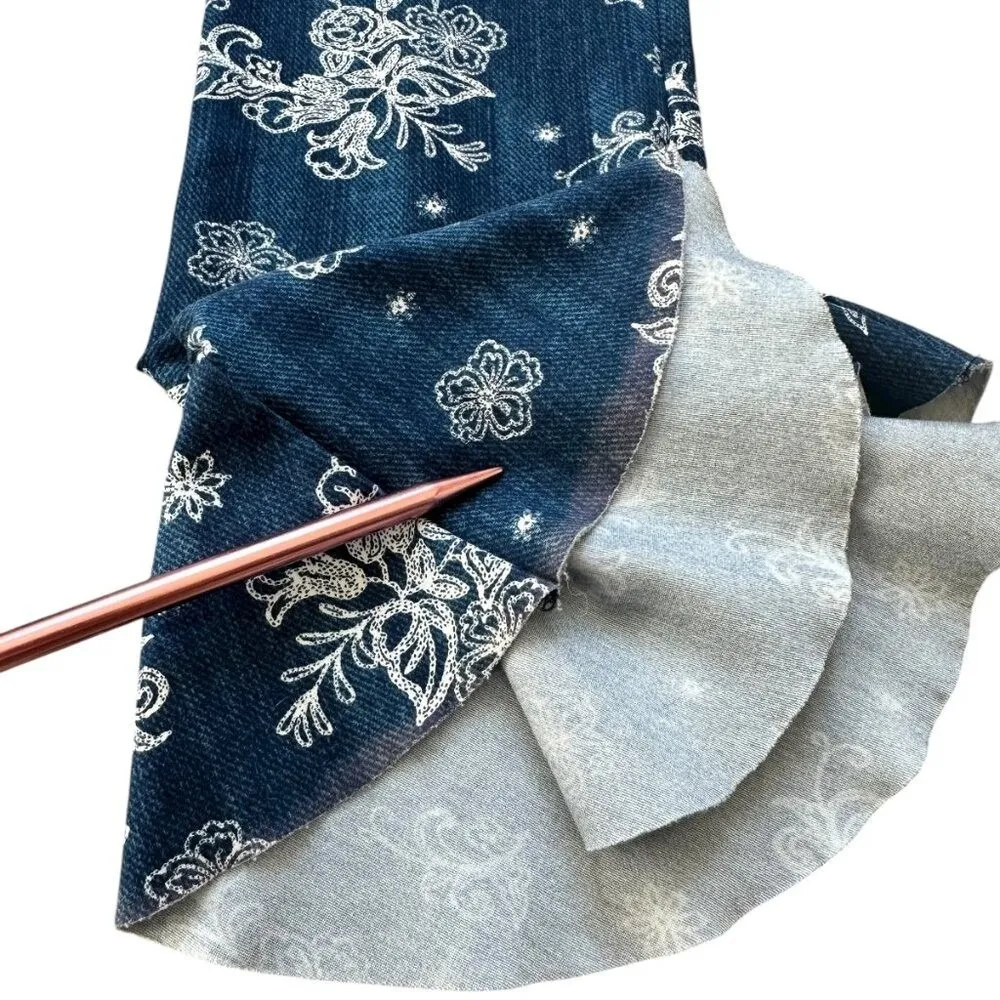 Slim Factor Capri Pants Flare Ruffle M Blue White Floral Boho Cottagecore FLAW Size M - Image 4