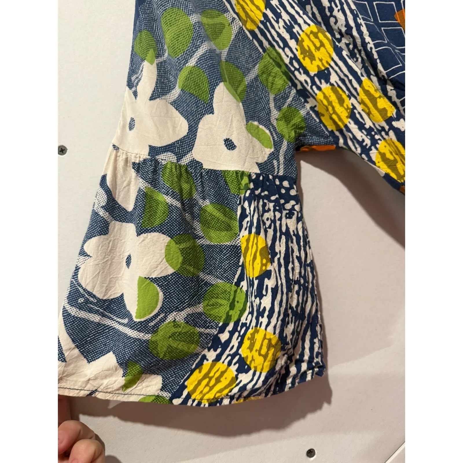 Jams World Top Women Sz L Patchwork Floral Abstract Colorful Artsy Hawaii USA - Image 4