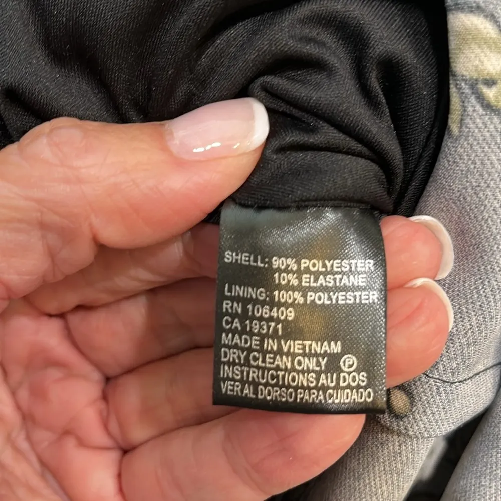 Tahari Arthur S. Levine black long sleeve floral dress 👗 - Image 8