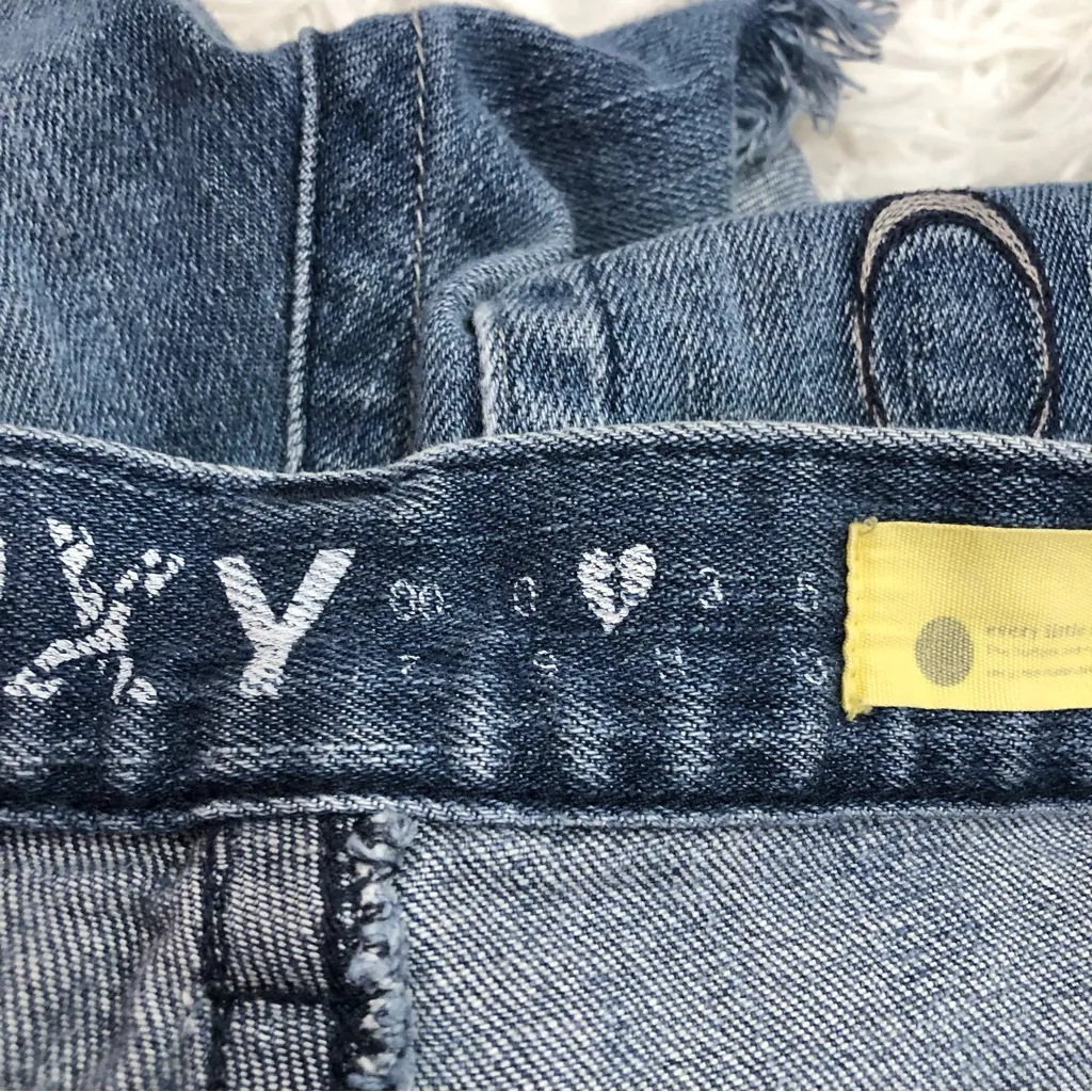 Roxy Skinny Fit Cutoff Raw Hem Fringe Shorts Light‎ Wash 1 - Image 6