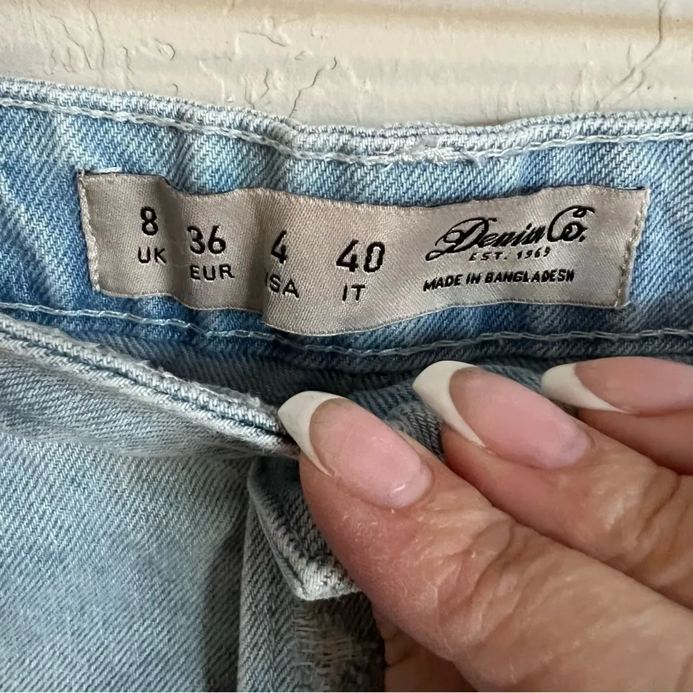 Denim & Co Denim Co. Distressed Button Fly Lace Embroidered Booty Denim Shorts - Image 8