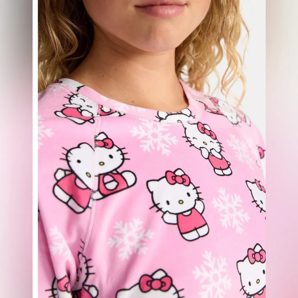 Hello Kitty Women's Pajama Set, 2-Piece, Size SMALL NEW SUPER SOFT - Image 4